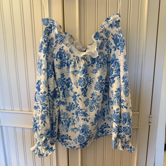 Tuckernuck off the shoulder Marguerite top - Picture 3 of 5